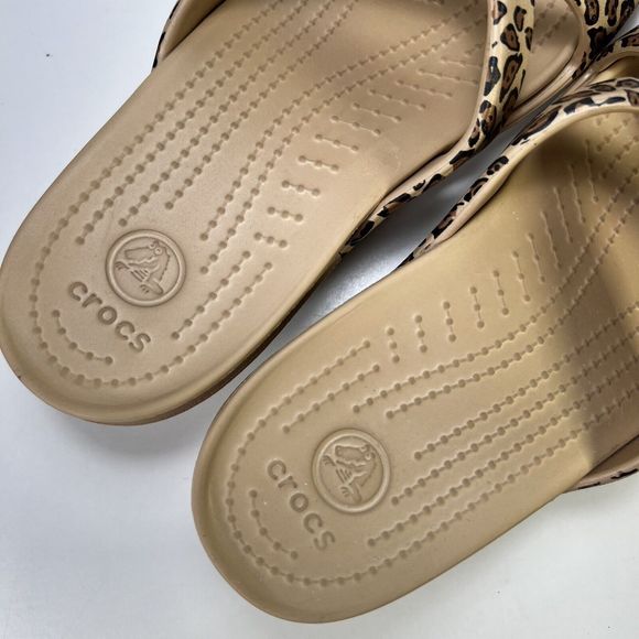 COPY - Crocs Cyprus Leopard Print Strap Woman’s Mini Wedge Size 7 Slides Shoe - Picture 10 of 10